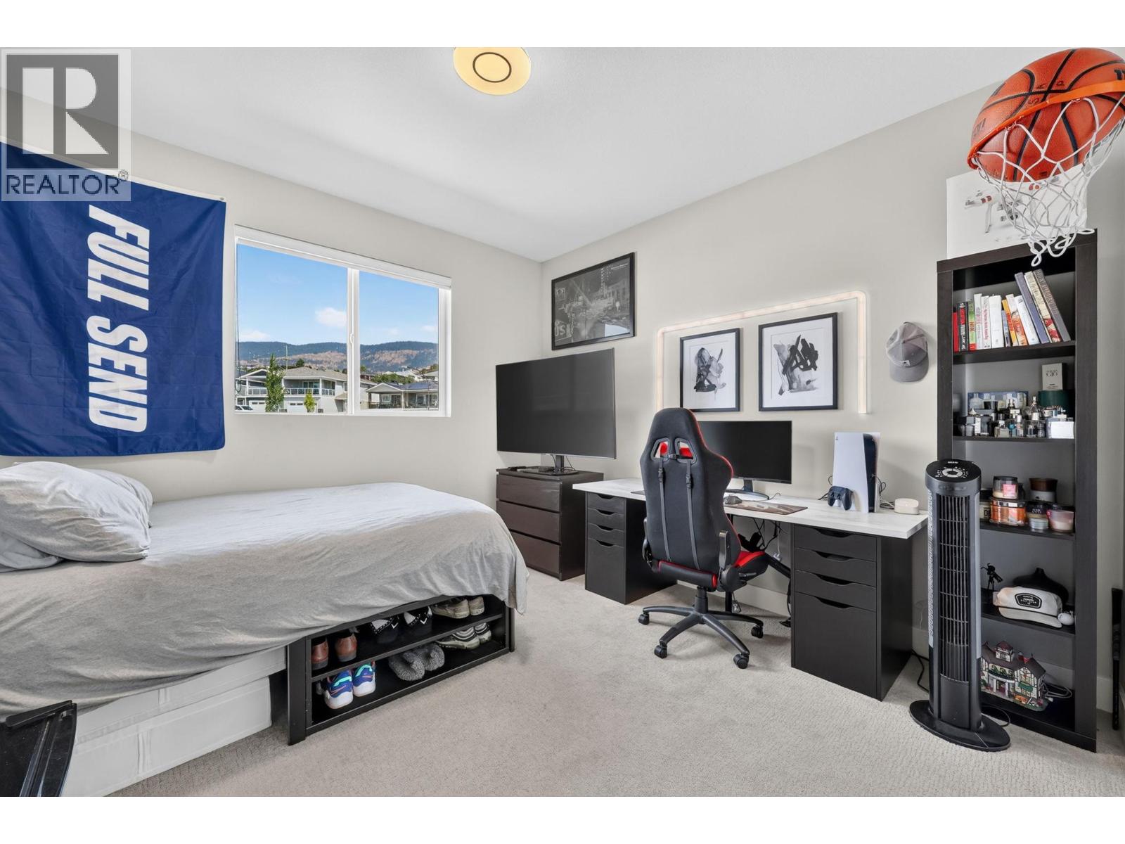 2359 Hawks Boulevard - 38