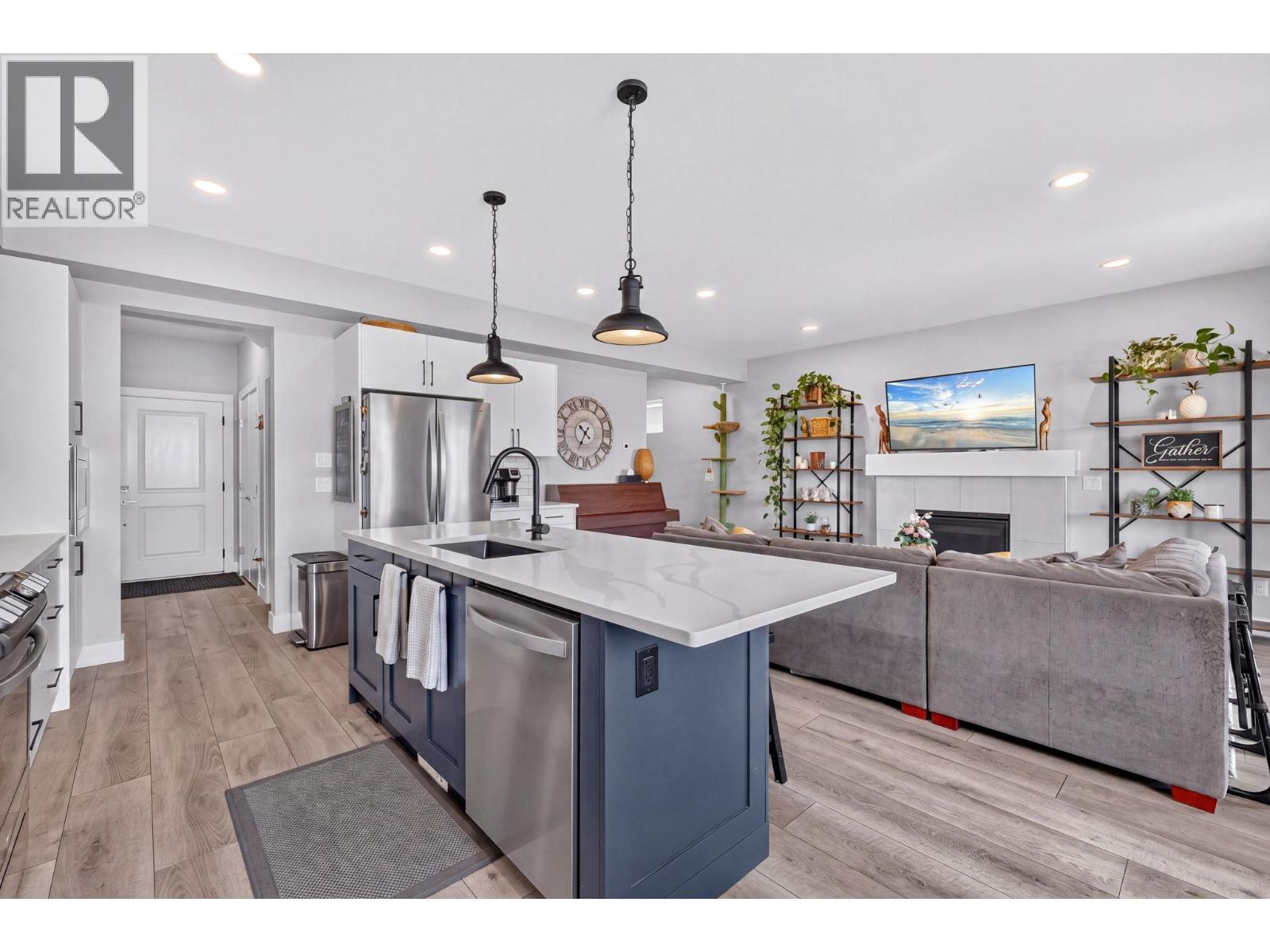  2359 Hawks Boulevard, West Kelowna