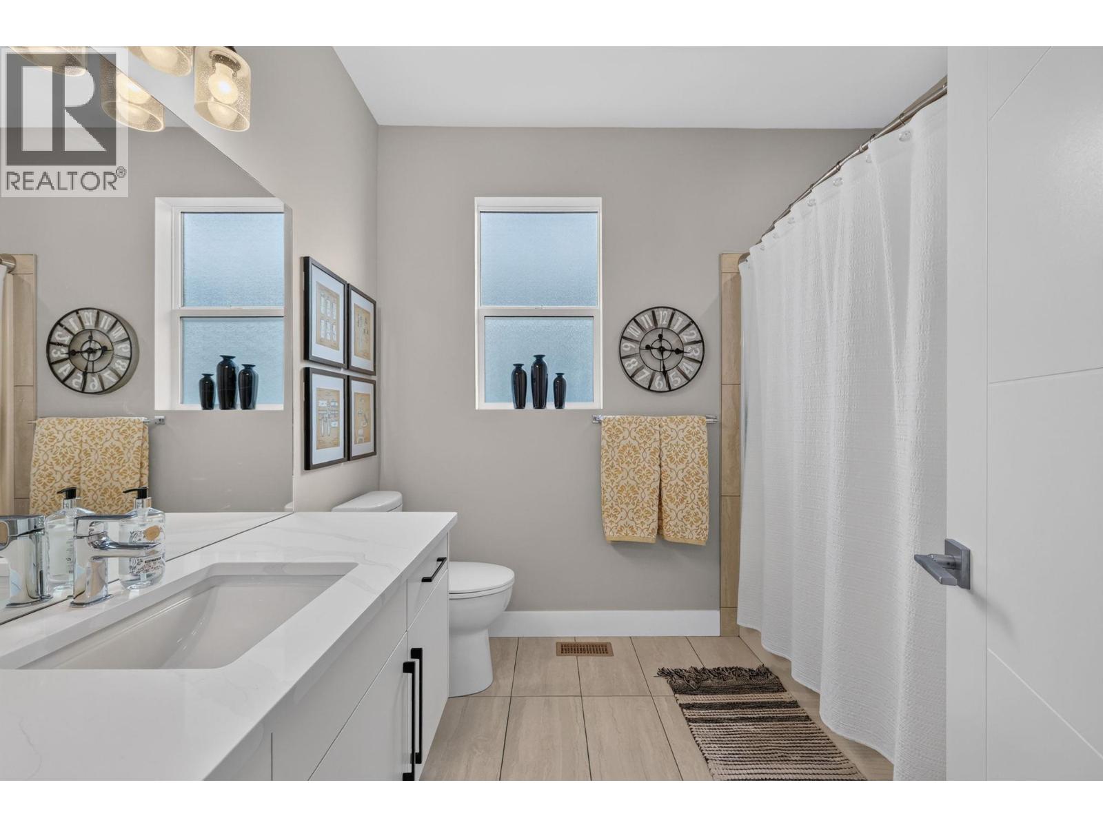  2359 Hawks Boulevard, West Kelowna
