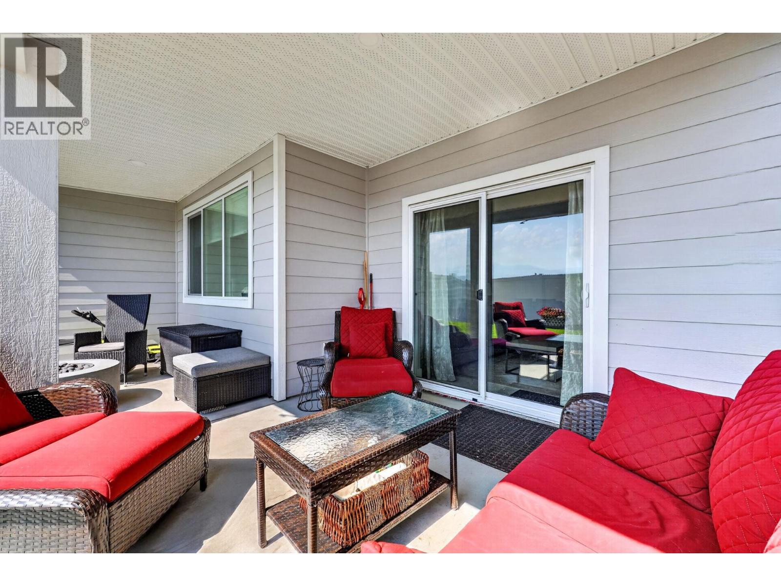 2359 Hawks Boulevard, West Kelowna
