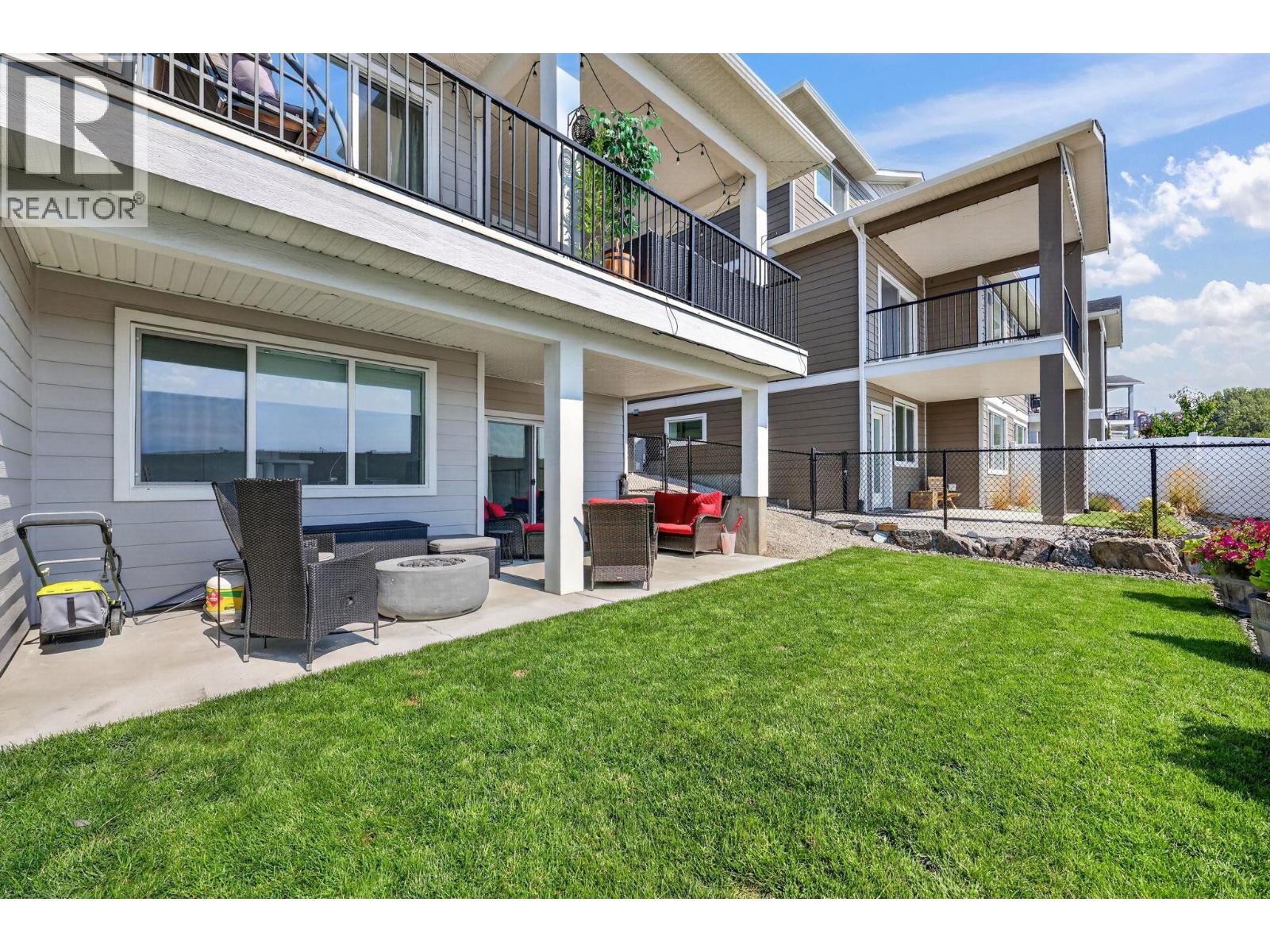  2359 Hawks Boulevard, West Kelowna