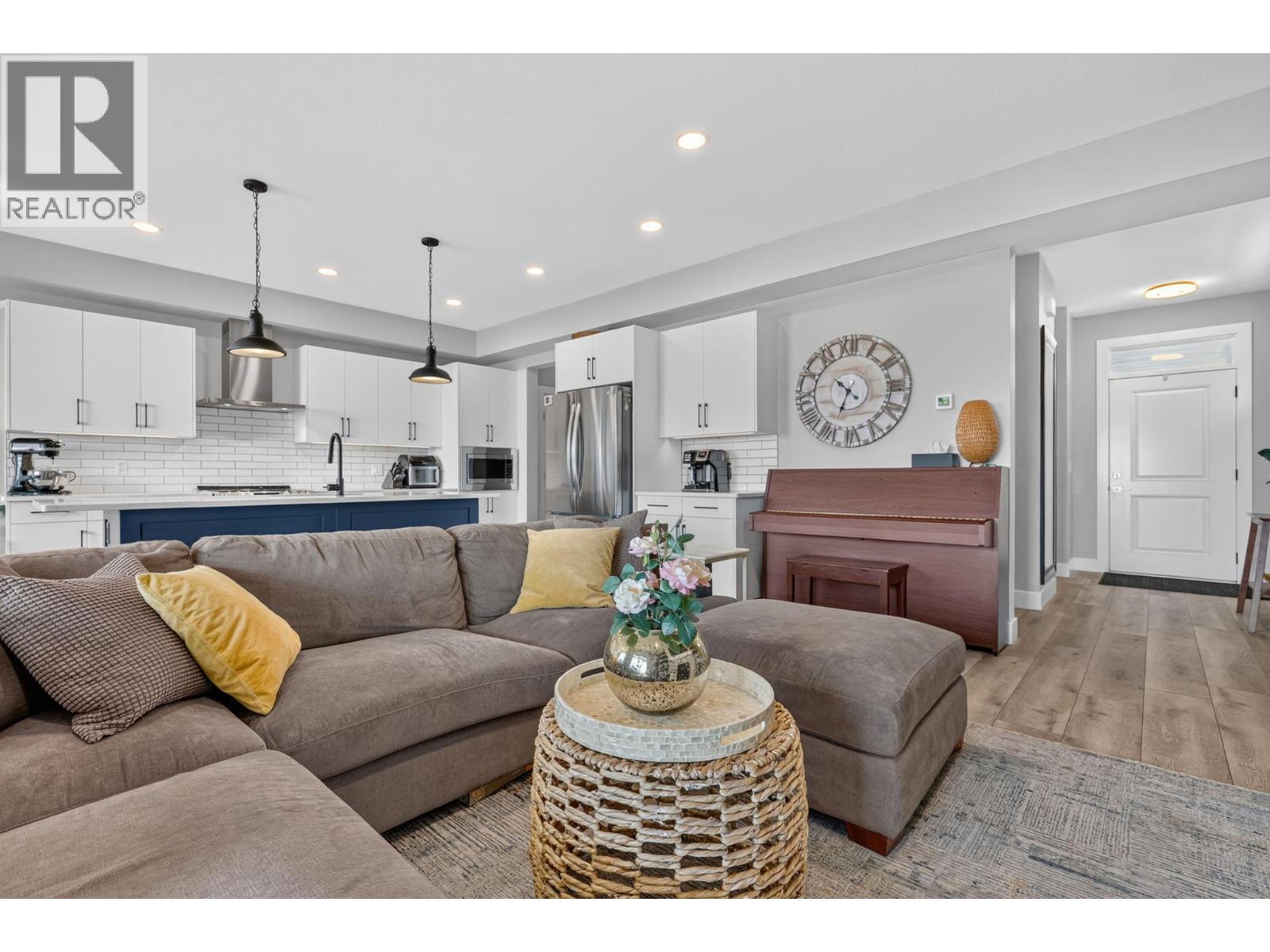  2359 Hawks Boulevard, West Kelowna