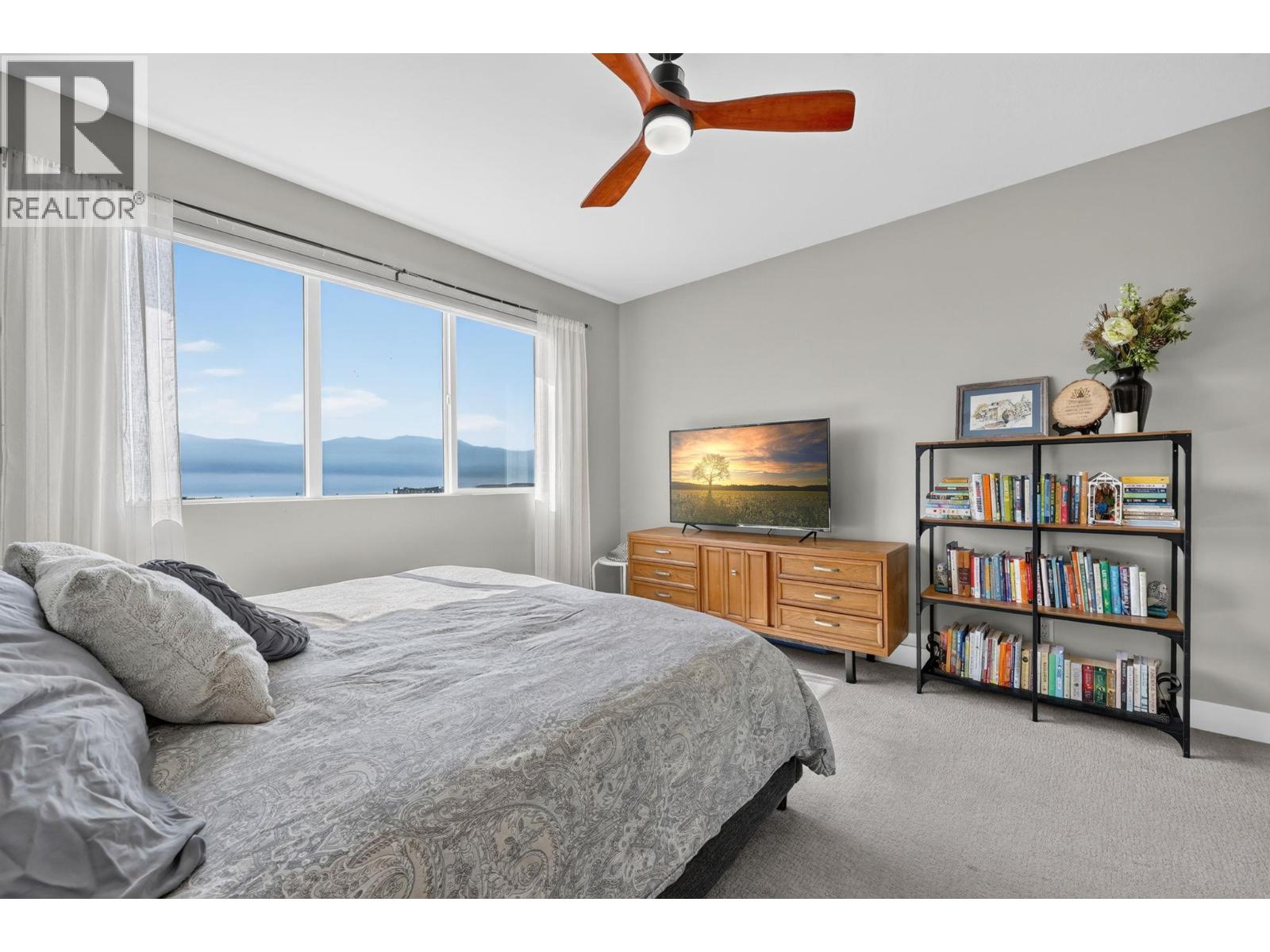  2359 Hawks Boulevard, West Kelowna