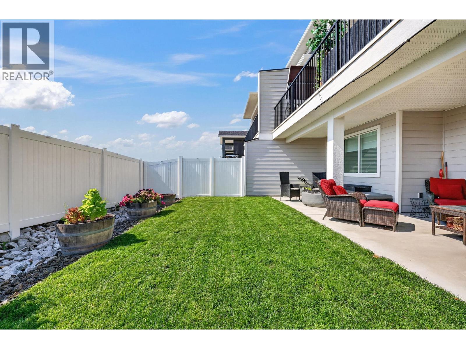  2359 Hawks Boulevard, West Kelowna