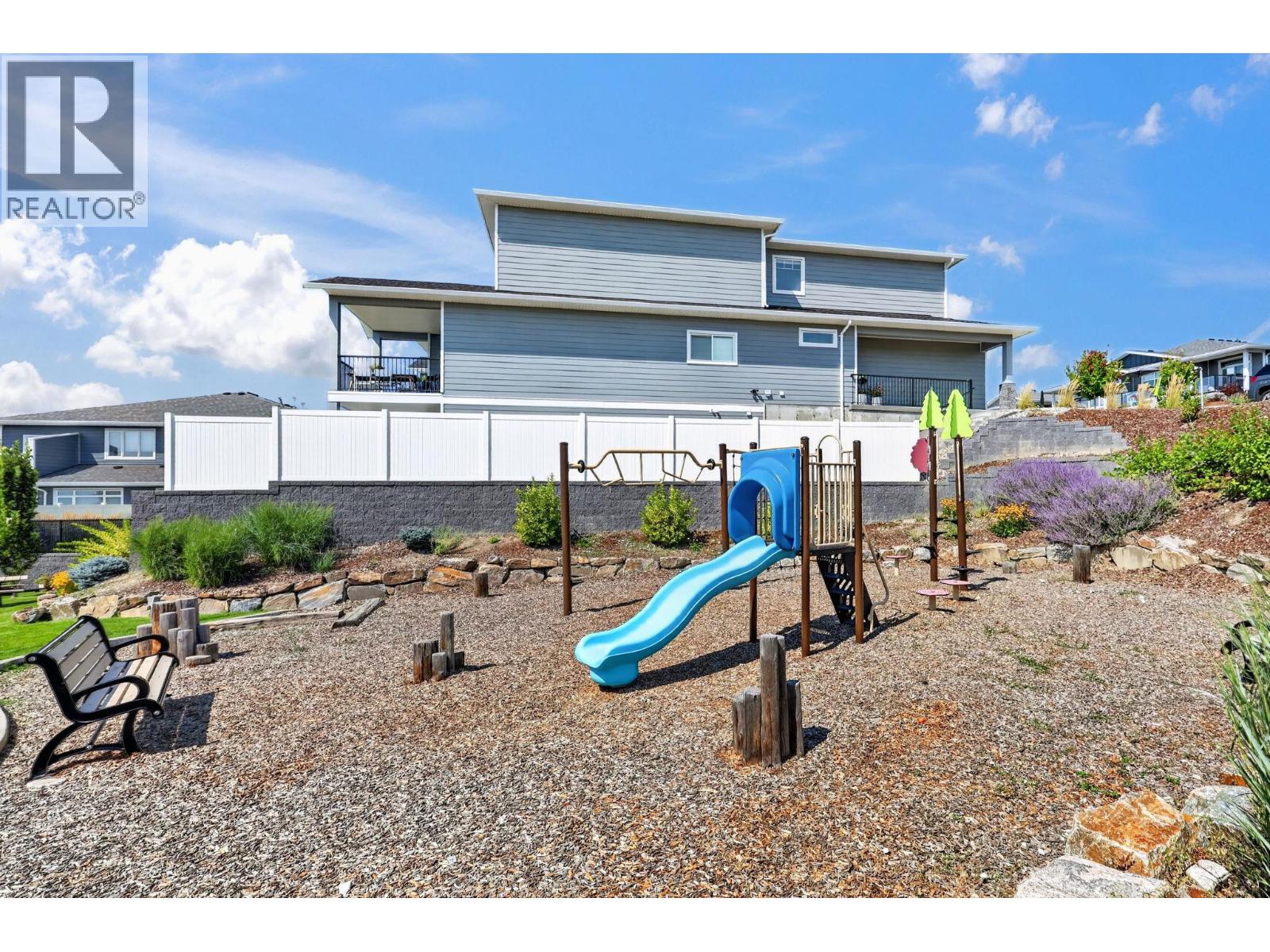  2359 Hawks Boulevard, West Kelowna