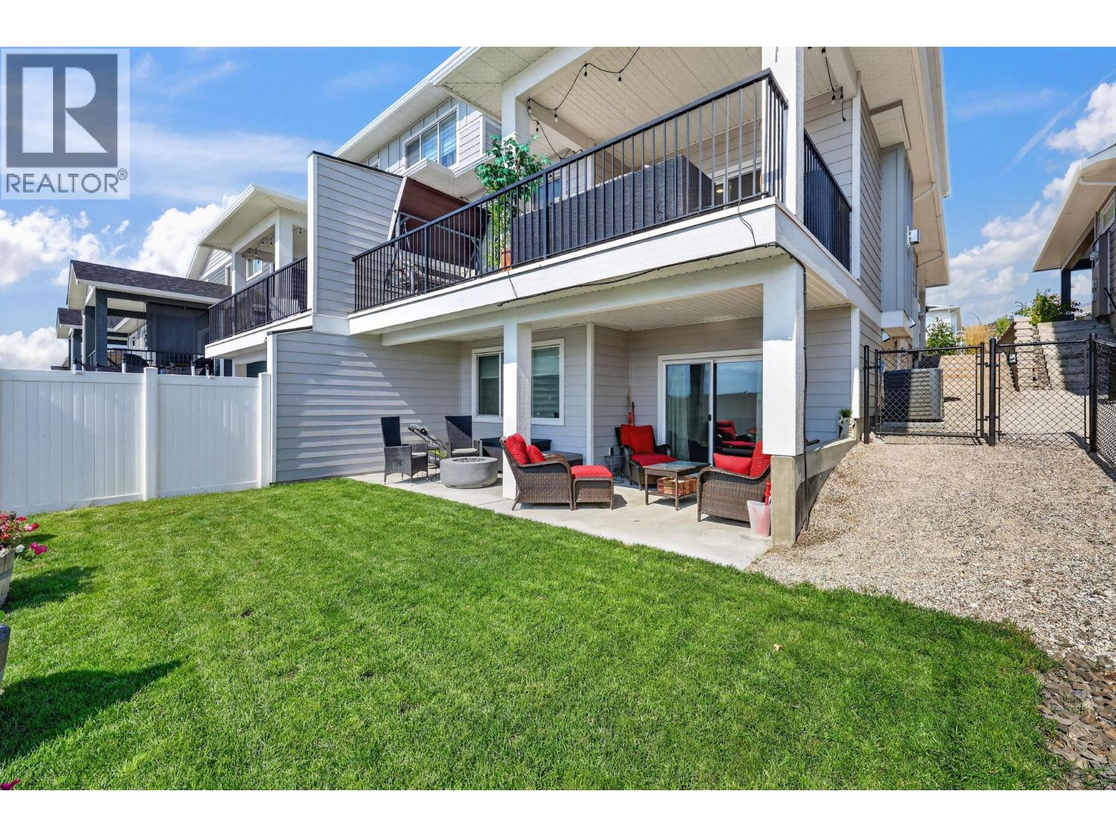  2359 Hawks Boulevard, West Kelowna