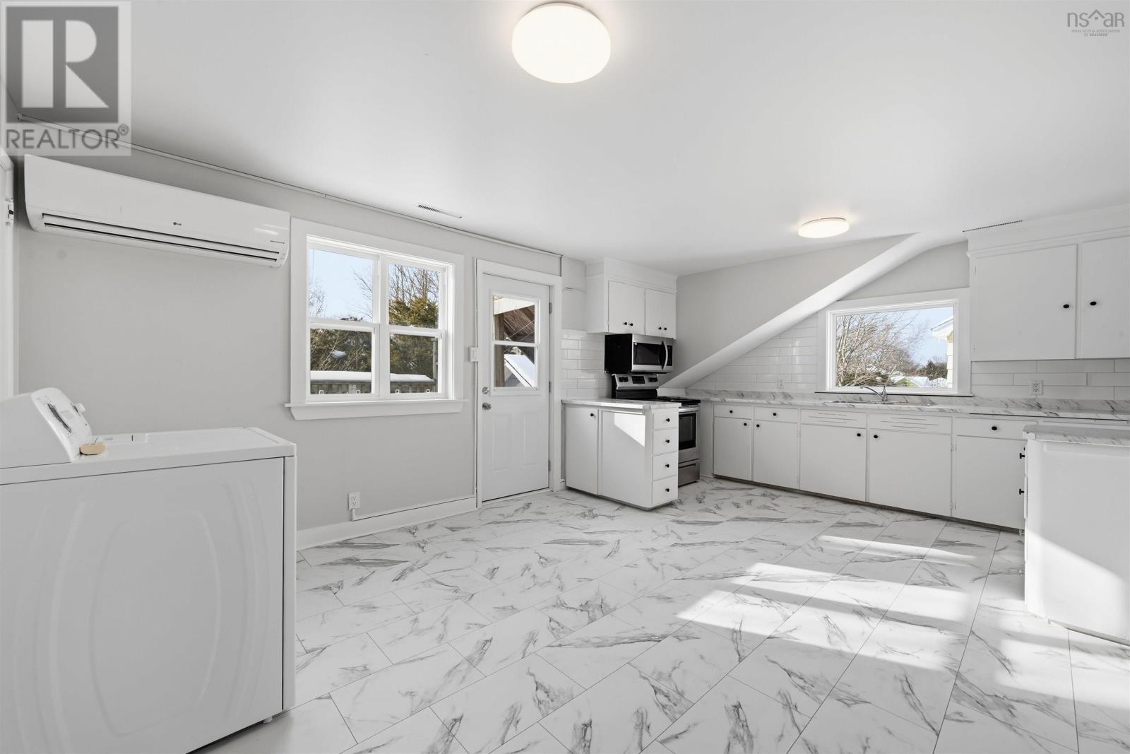 56 Whitman Court - 21