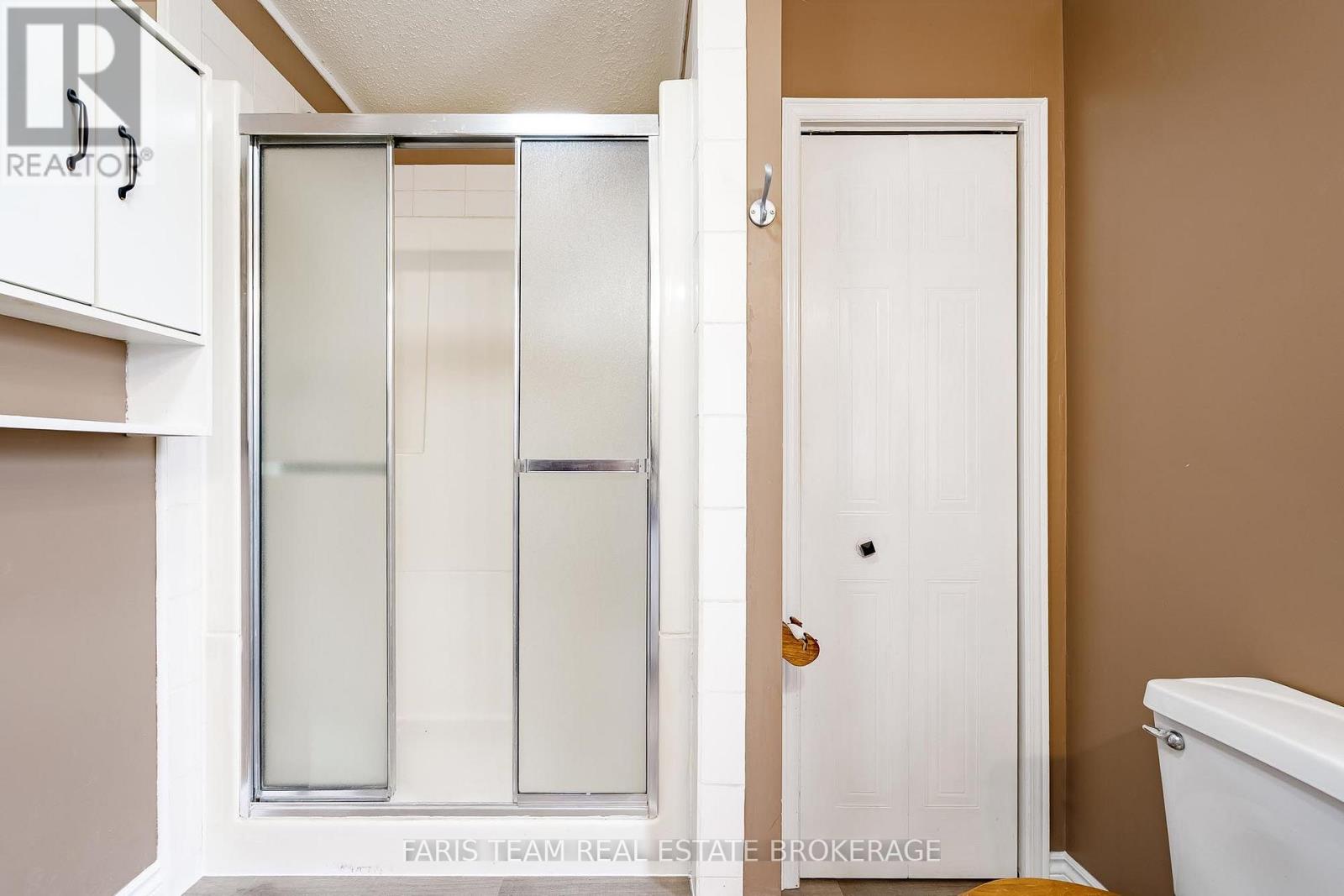 13 SUNRISE CIRCLE - Image 18