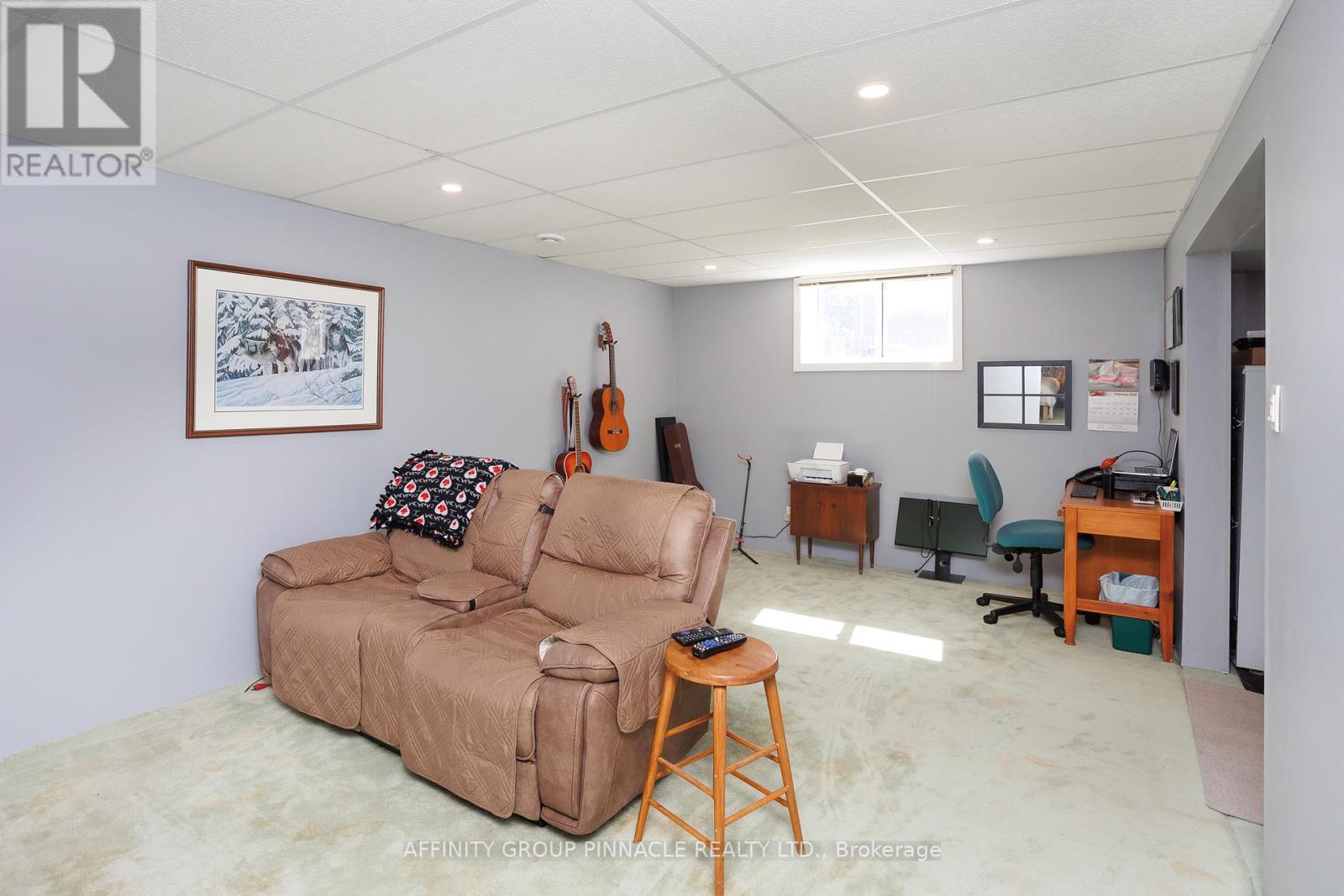 476 BAY STREET - 27