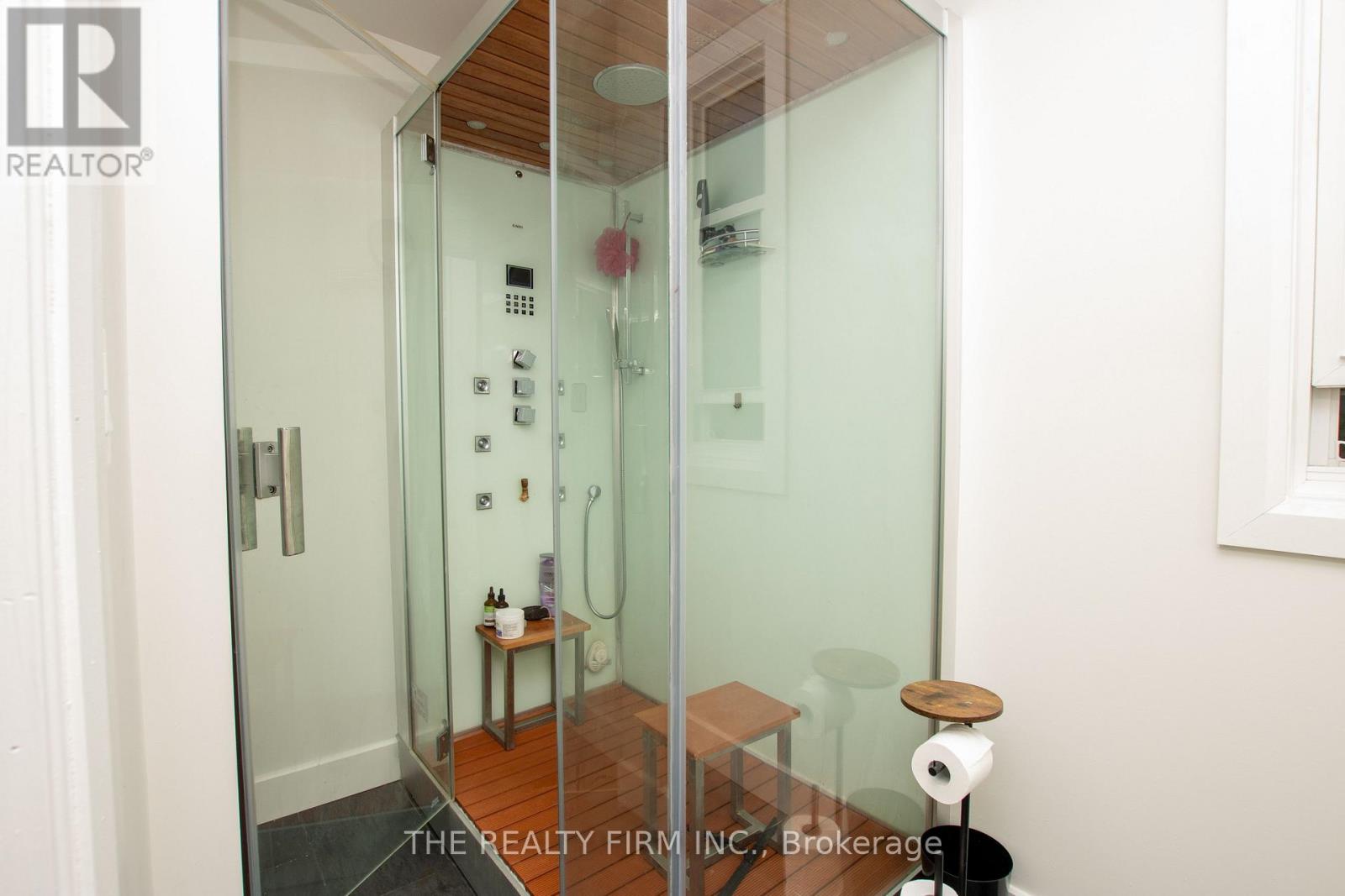 772-774 QUEENS AVENUE - Image 14
