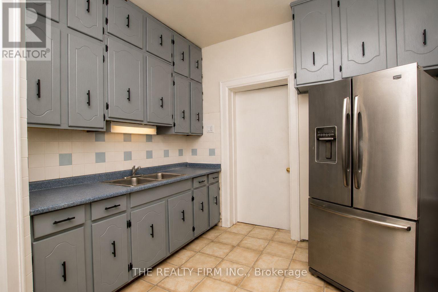 772-774 QUEENS AVENUE - Image 9