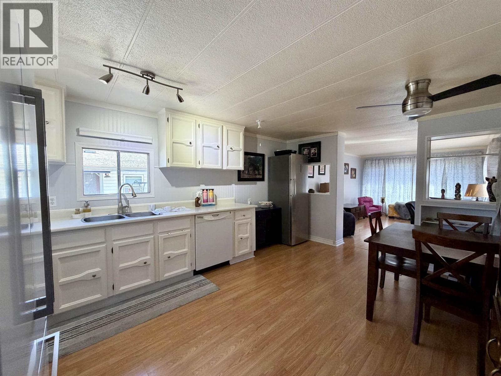 #1 3889 MULLER AVENUE - Image 4