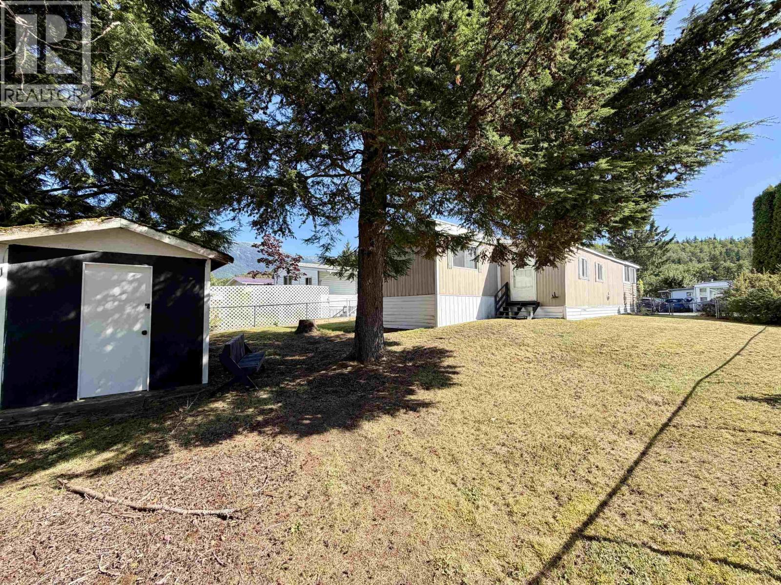 #1 3889 MULLER AVENUE - 14