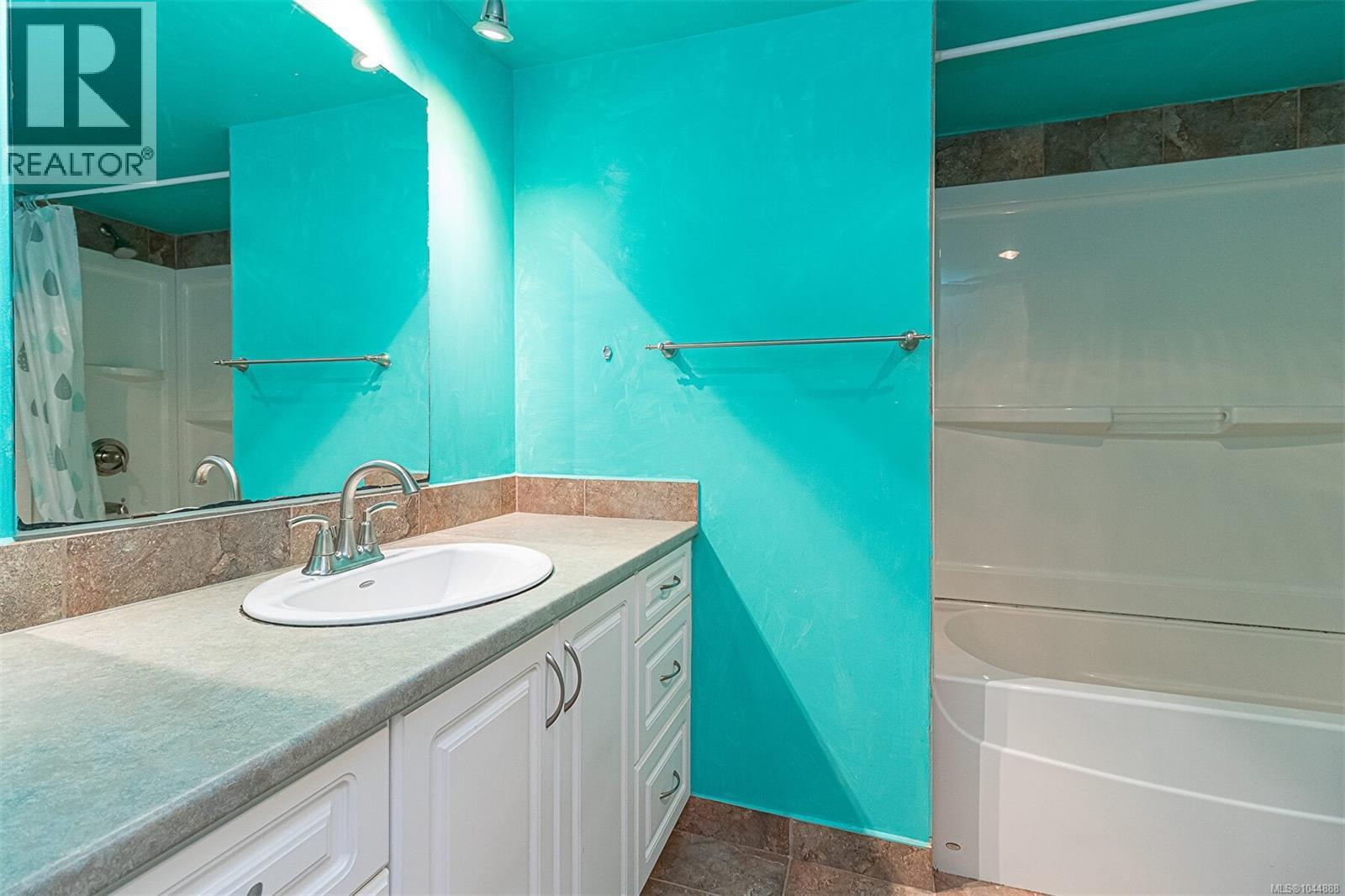 #203 853 Selkirk Ave - 19