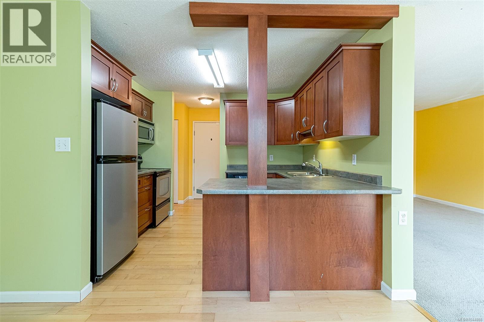 #203 853 Selkirk Ave - 9