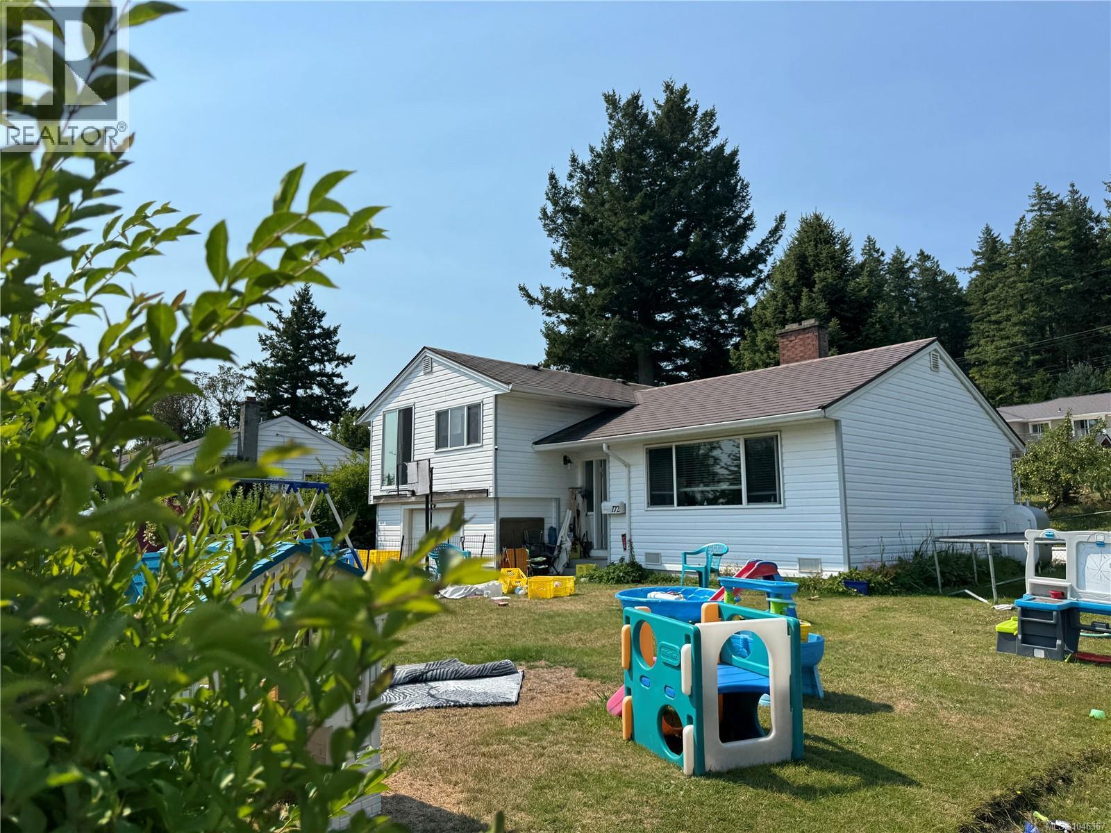 172 MCLEAN St
