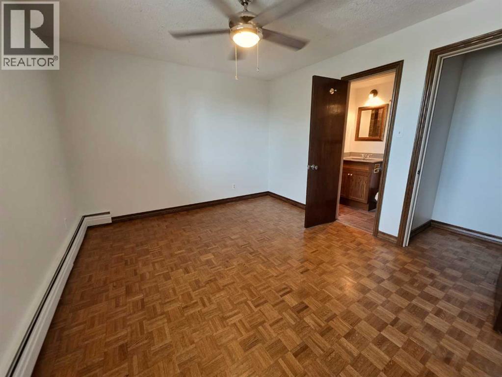 #201 512 Cedar Crescent SW - 16