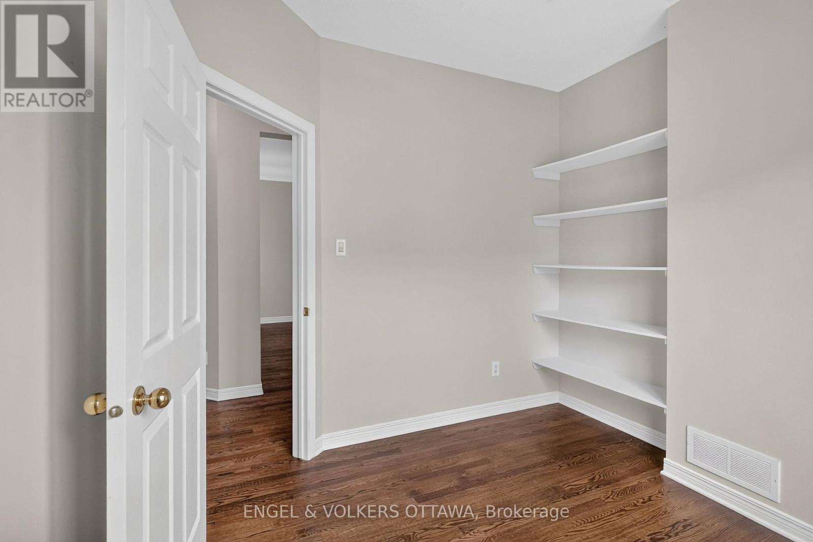 4 Bed, 3 Bath House for Sale in Ottawa – 53 BOREALIS CRESCENT, Ottawa – MLS# X13651278 - Image 6