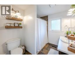 Primary Bedroom - 1507 Wharf Street, Summerland, BC V0H1Z9 Photo 17