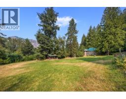 Kitchen - 1562 Arrow Lakes Drive, Castlegar, BC V1N3N3 Photo 6