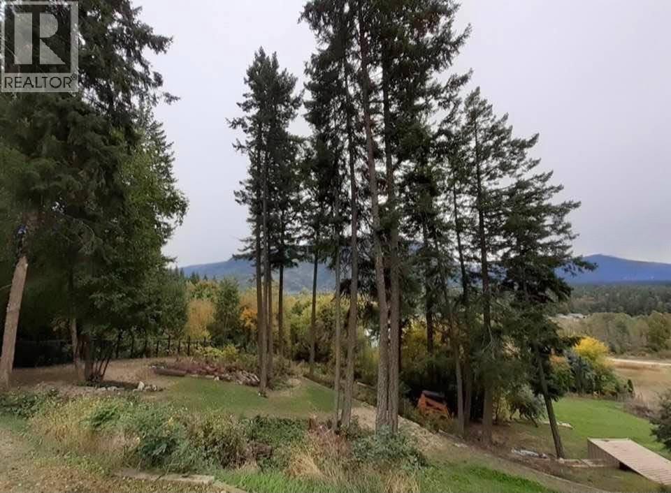 #14 2481 Squilax Anglemont Road, Lee Creek, British Columbia, V0E1M4, Lee Creek, British Columbia — photo 4 of 5