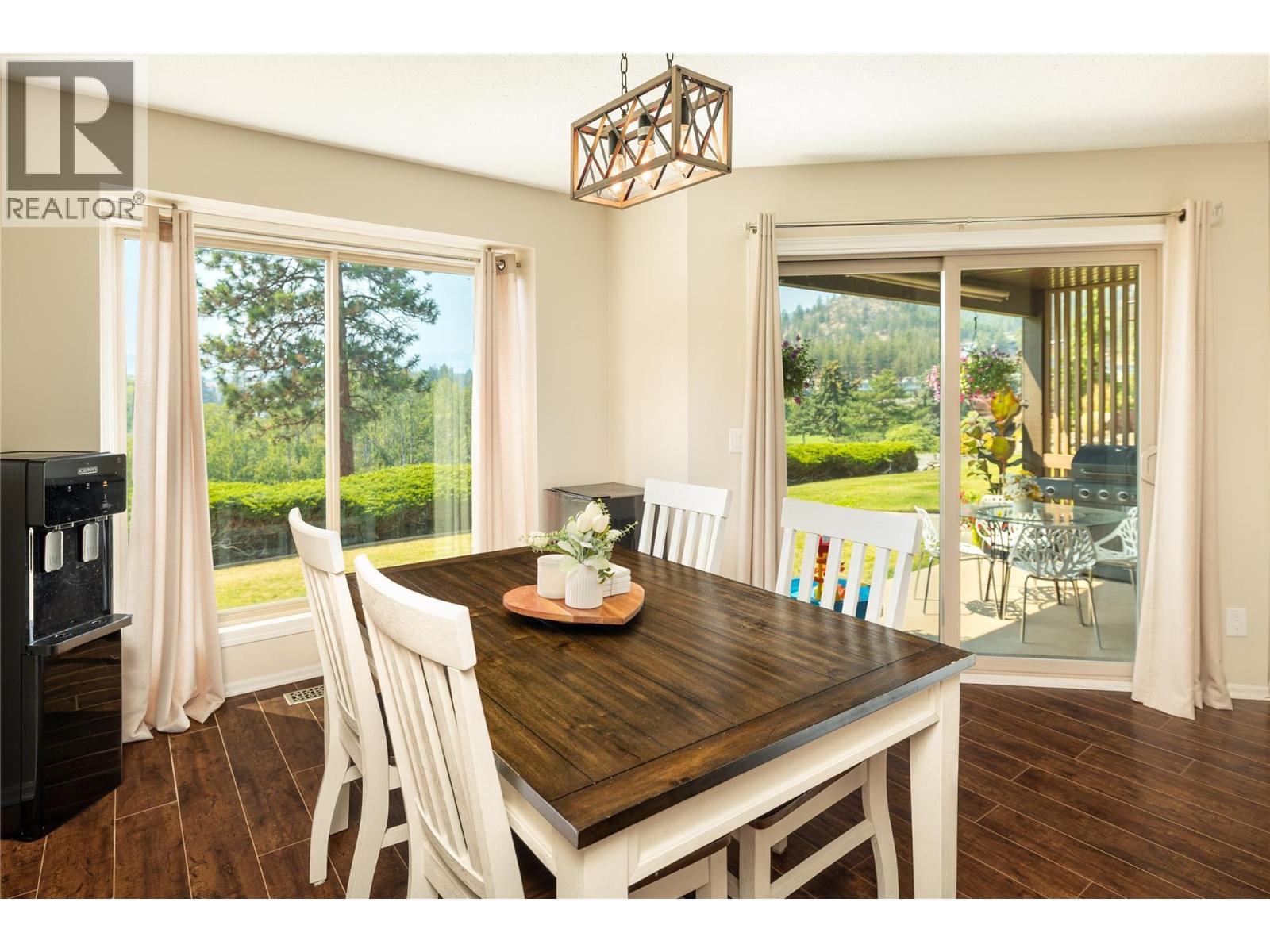  2226 Golf Course Drive, West Kelowna