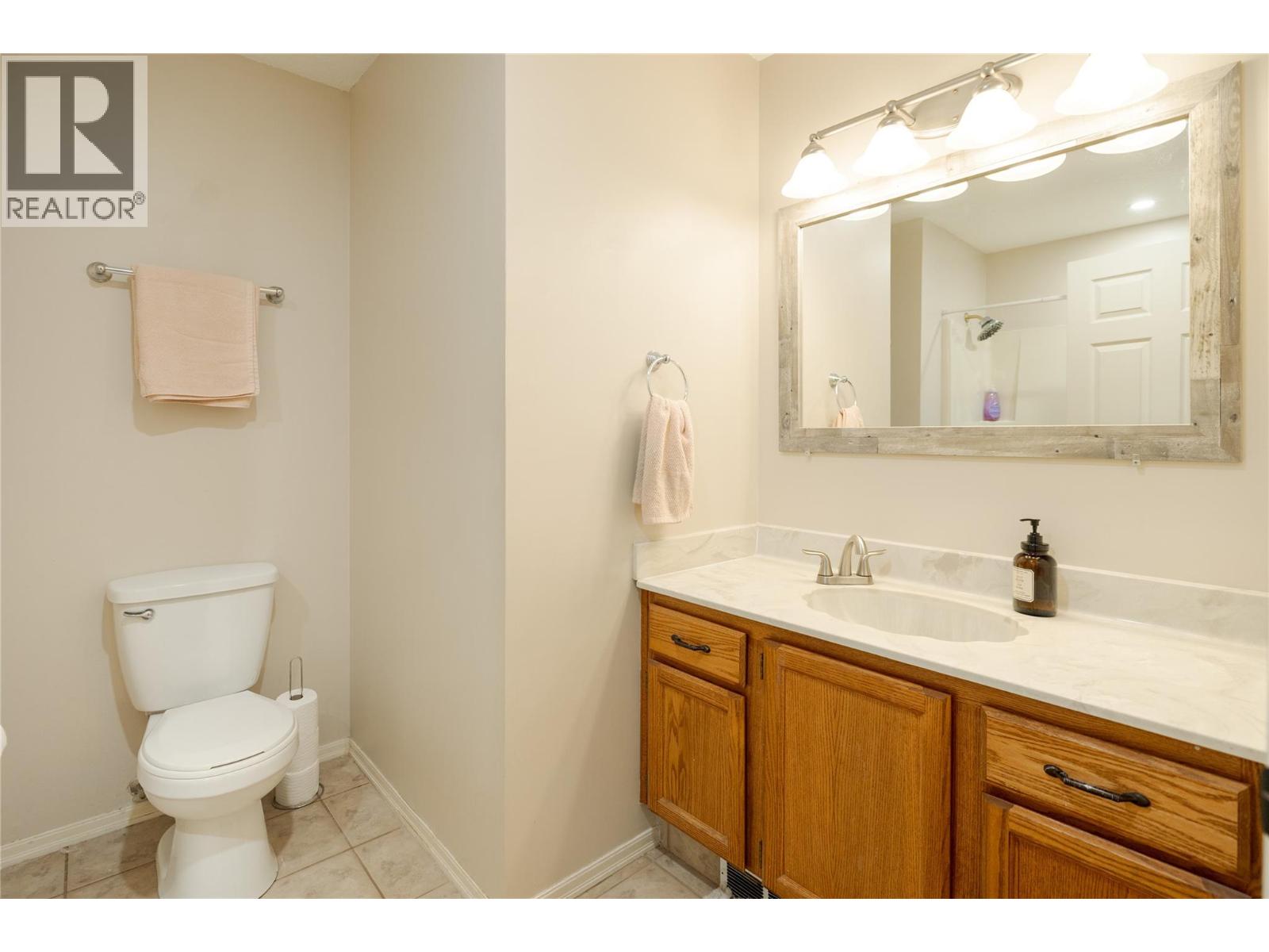  2226 Golf Course Drive, West Kelowna