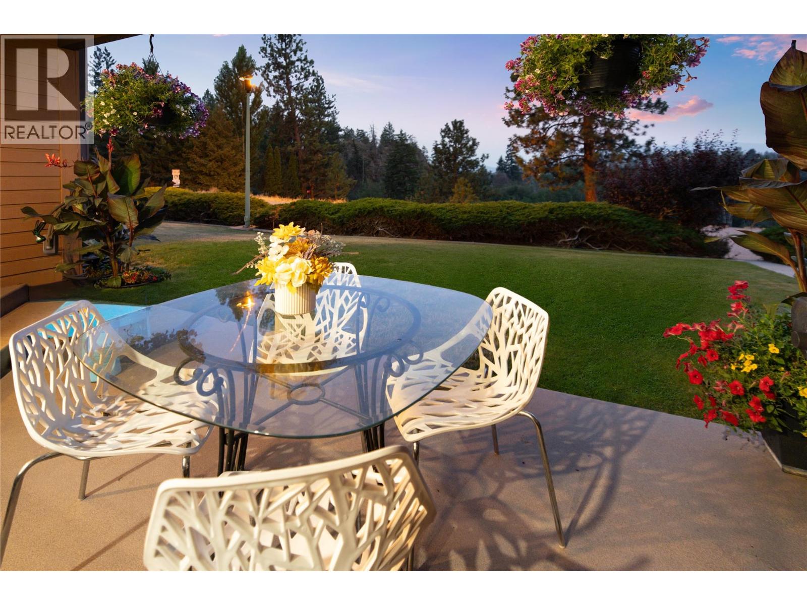  2226 Golf Course Drive, West Kelowna