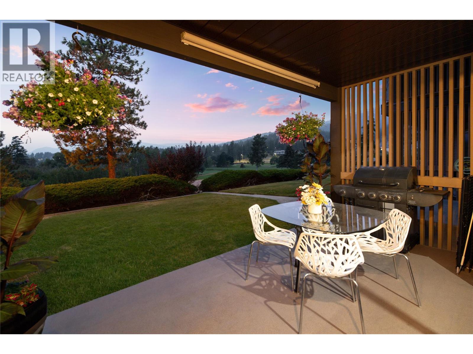  2226 Golf Course Drive, West Kelowna