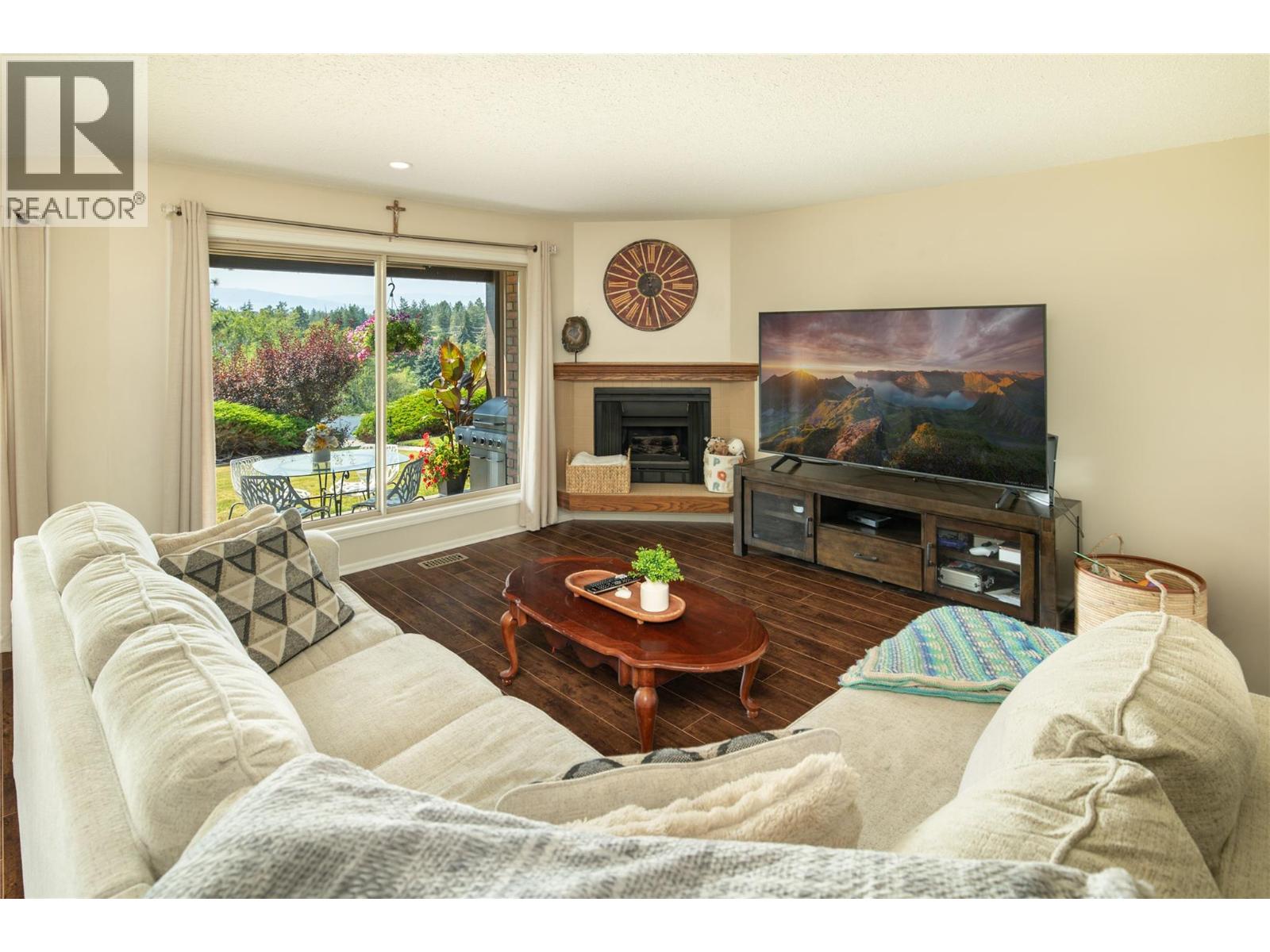  2226 Golf Course Drive, West Kelowna