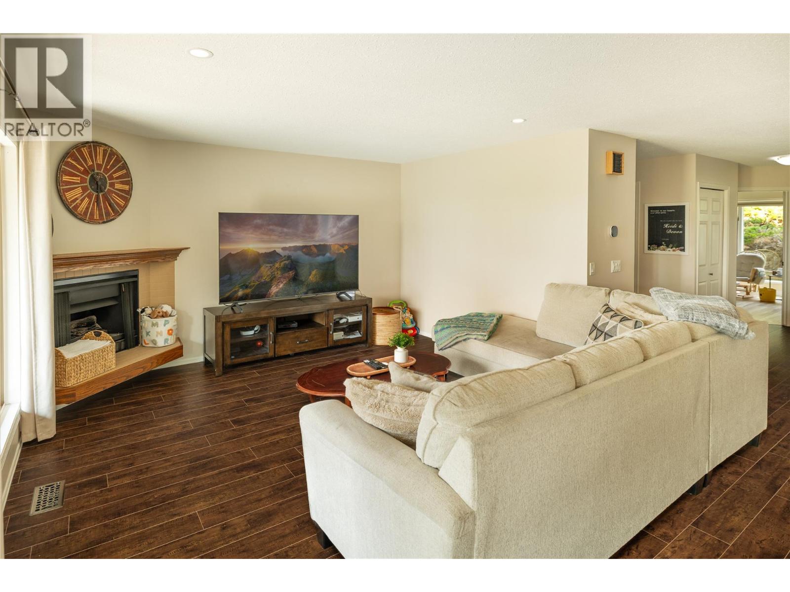  2226 Golf Course Drive, West Kelowna