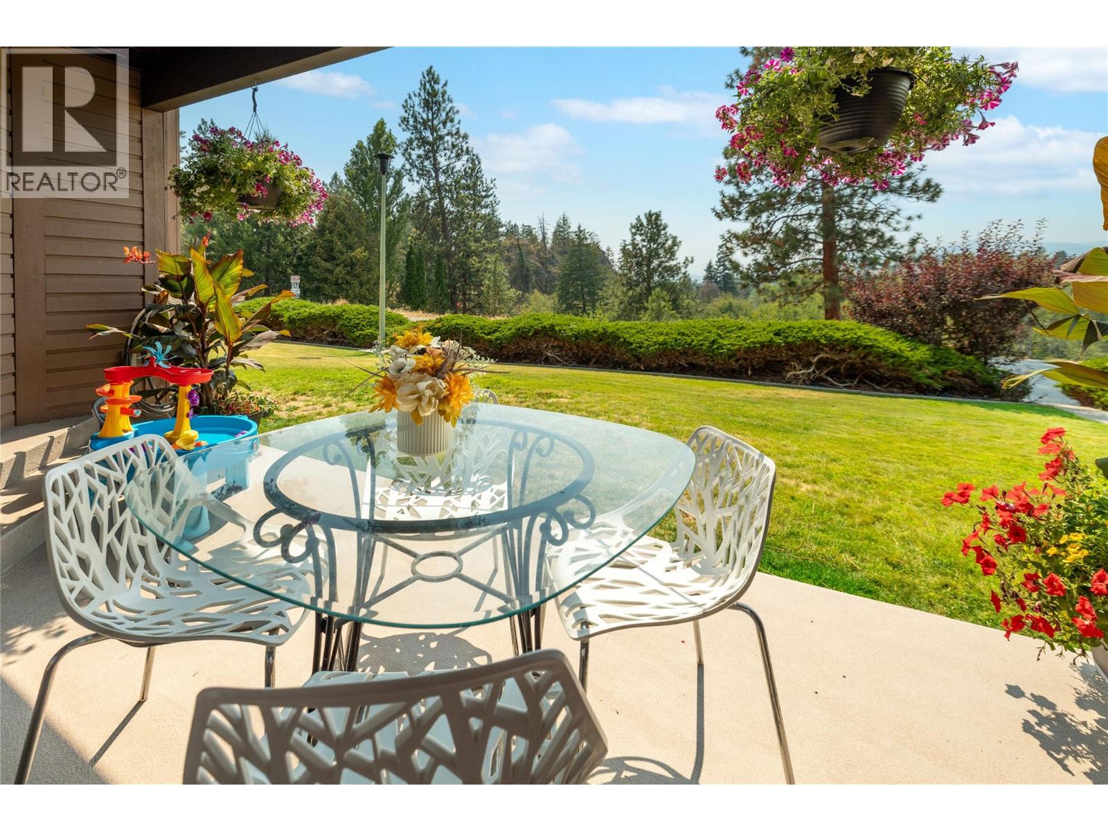  2226 Golf Course Drive, West Kelowna