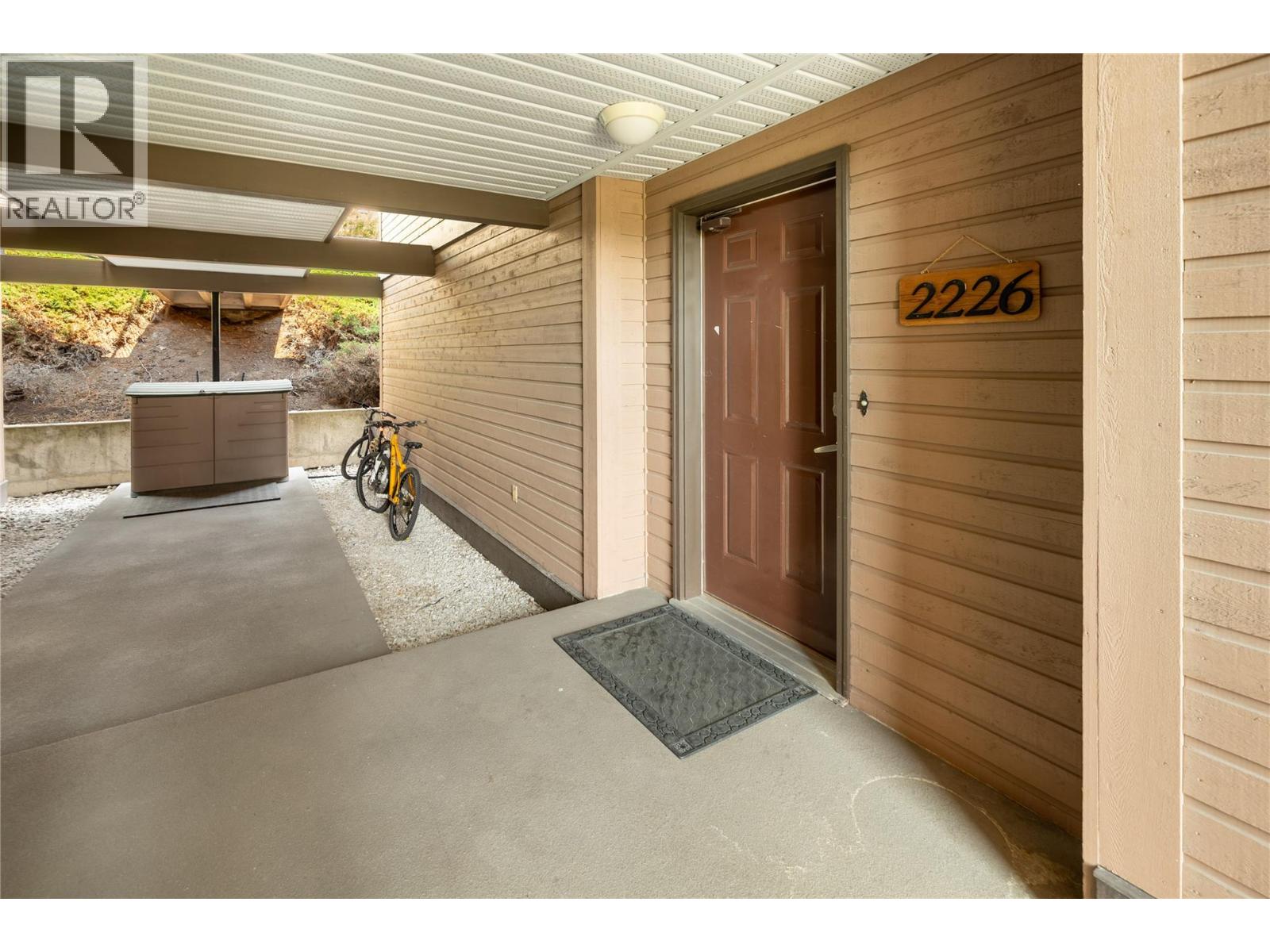  2226 Golf Course Drive, West Kelowna