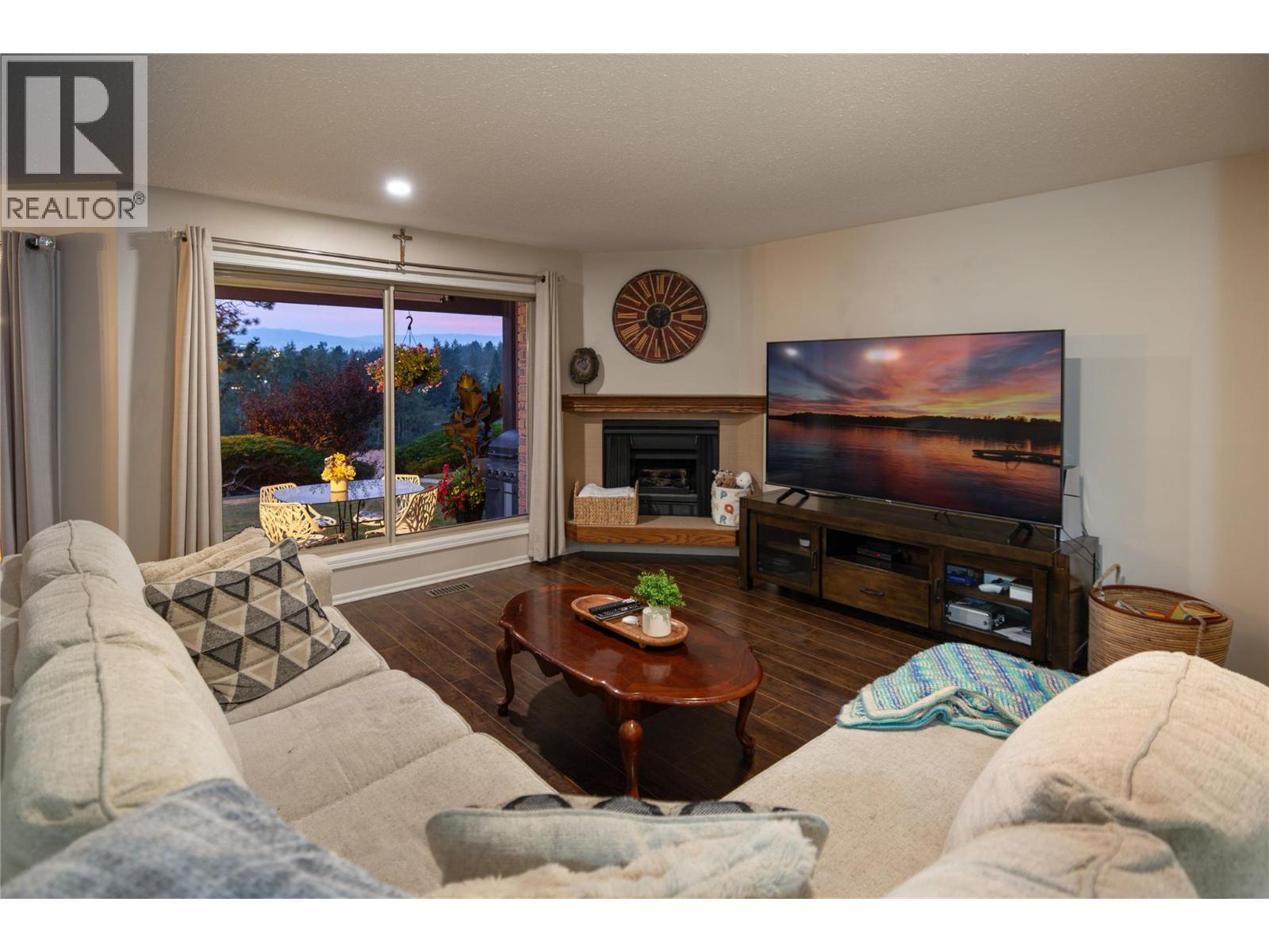  2226 Golf Course Drive, West Kelowna