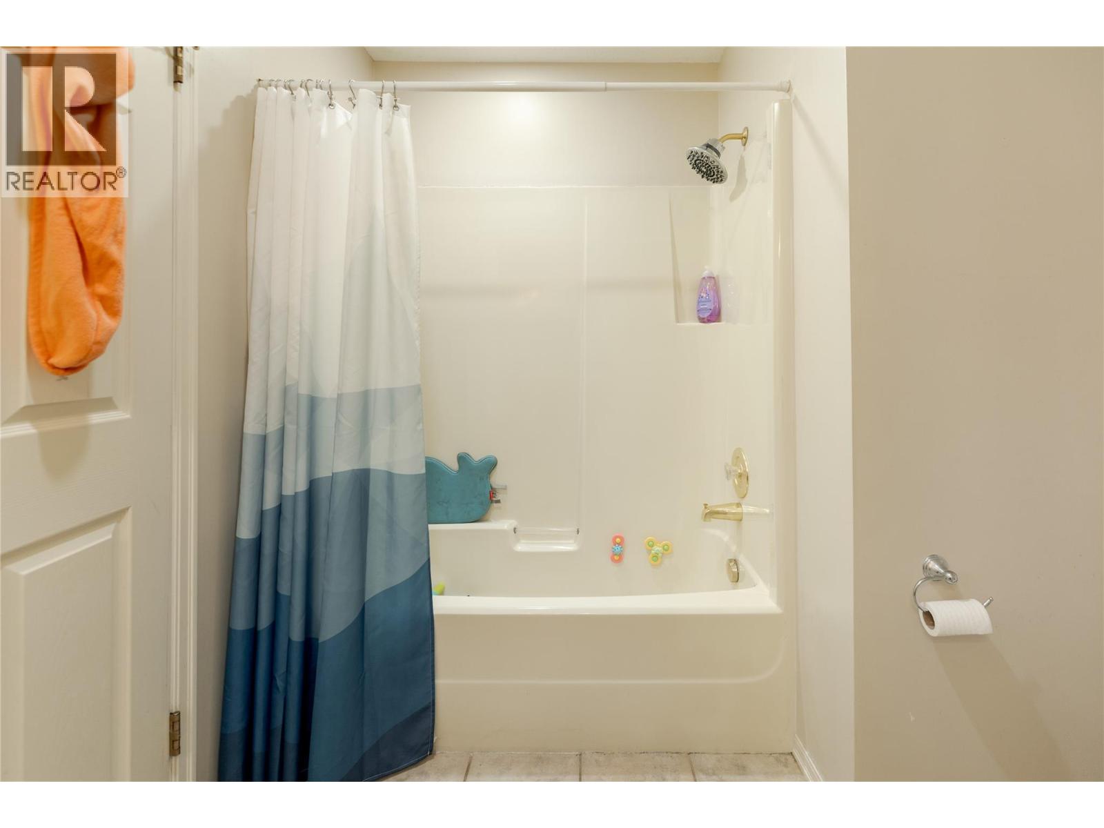  2226 Golf Course Drive, West Kelowna