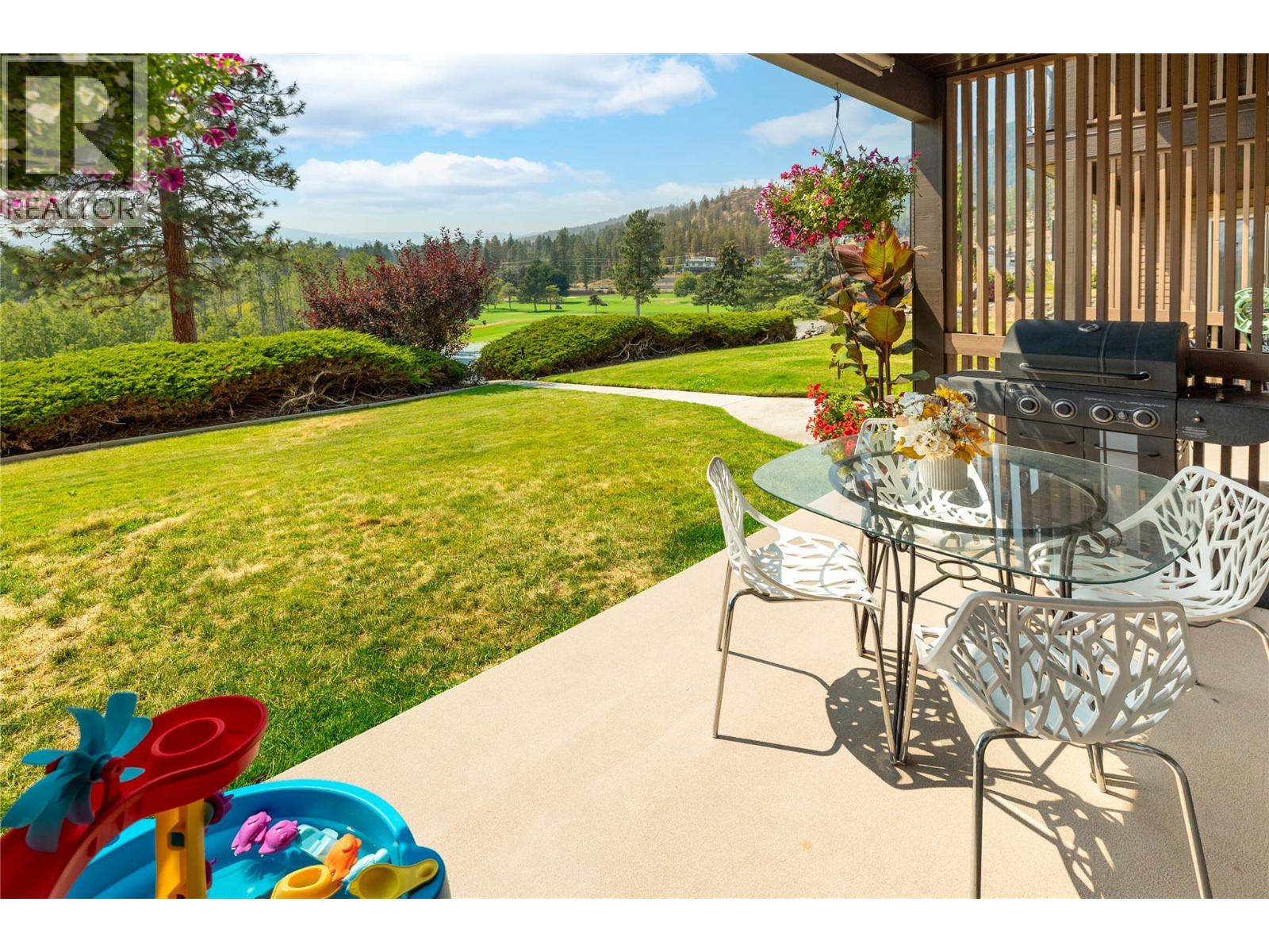  2226 Golf Course Drive, West Kelowna