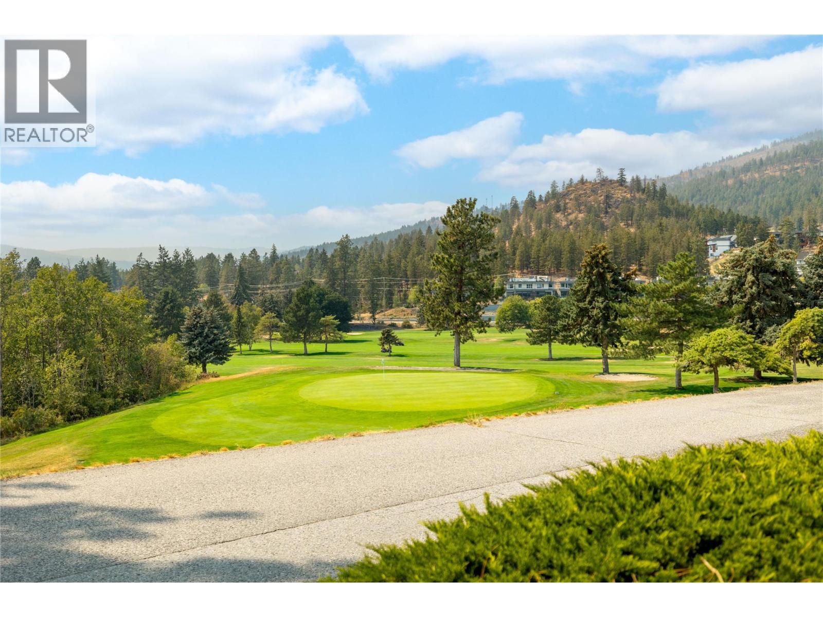 2226 Golf Course Drive, West Kelowna