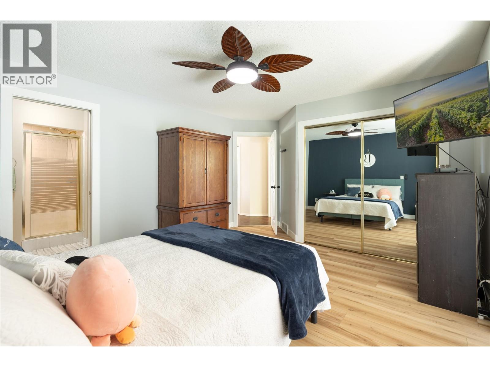  2226 Golf Course Drive, West Kelowna