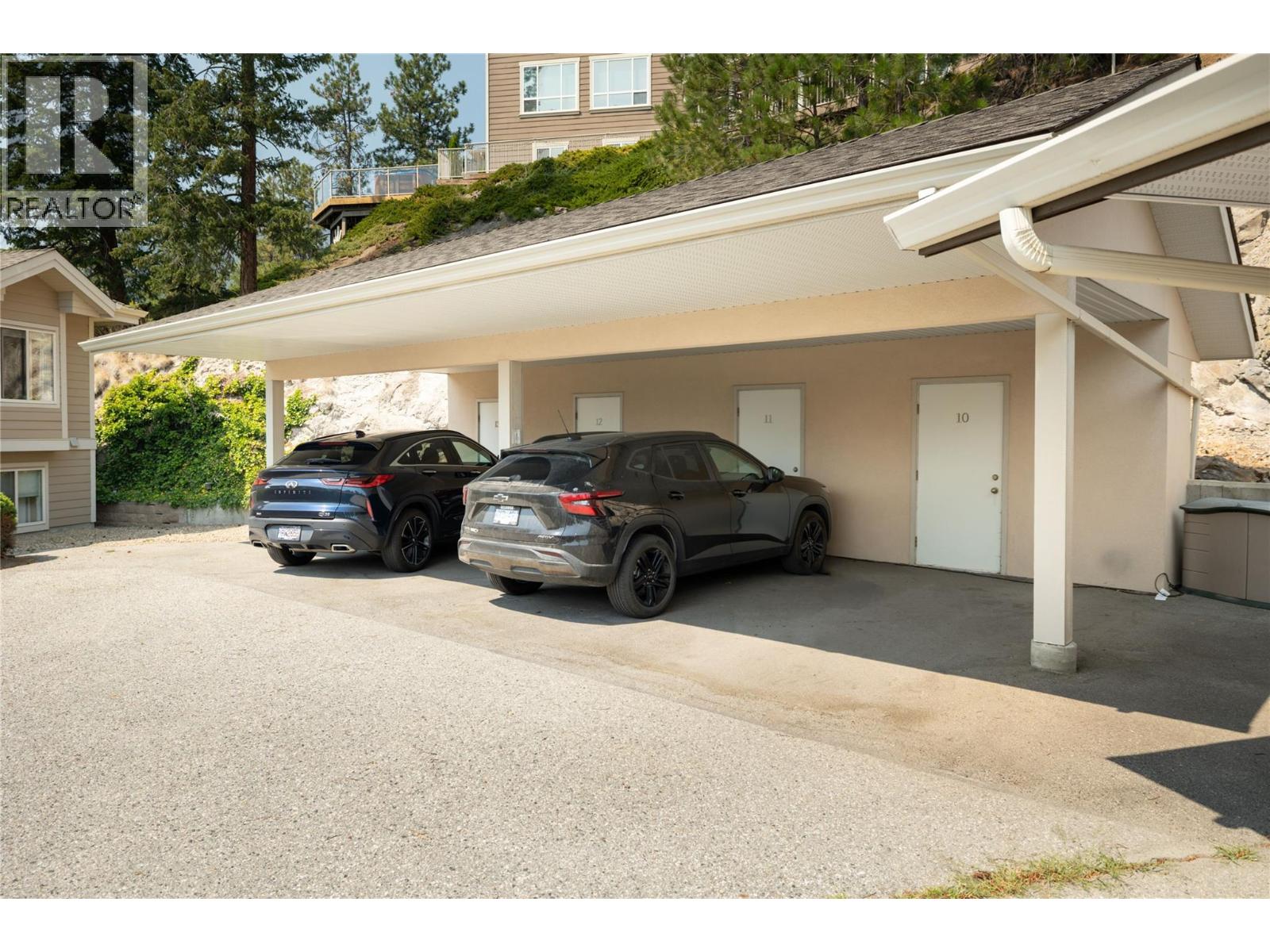  2226 Golf Course Drive, West Kelowna