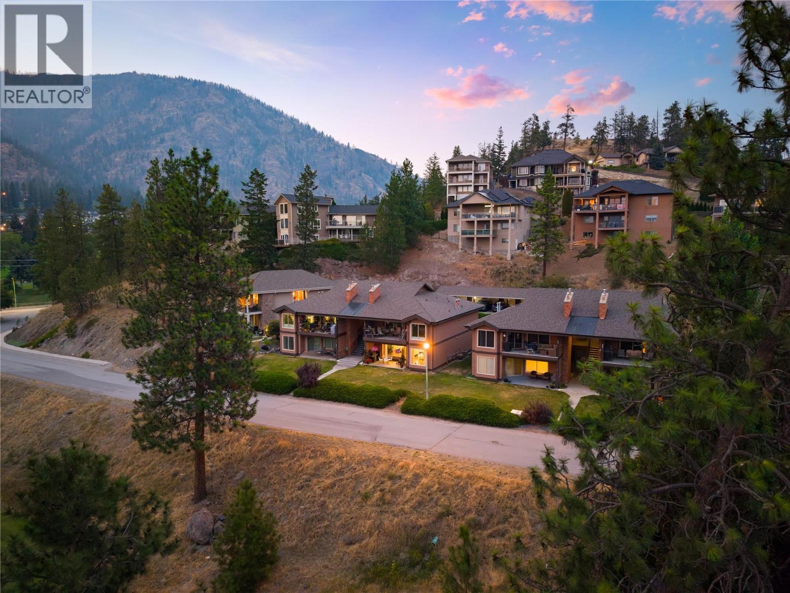  2226 Golf Course Drive, West Kelowna