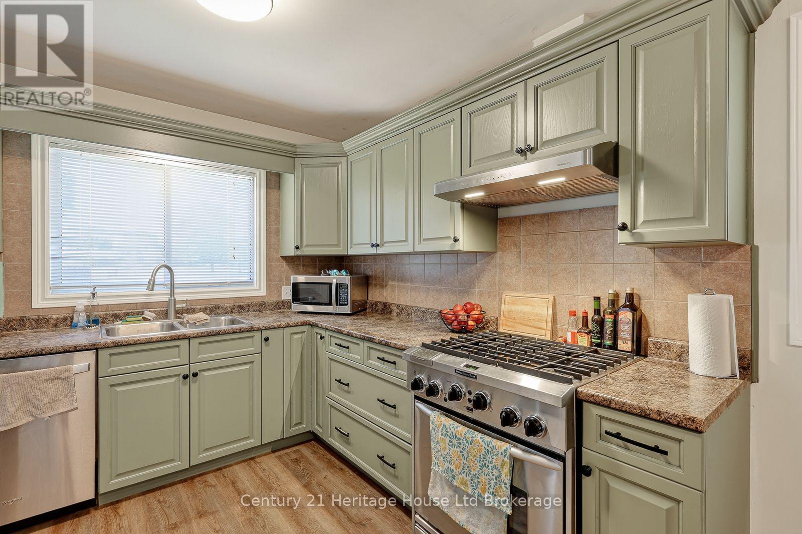 138 LYNDALE CRESCENT - Image 17