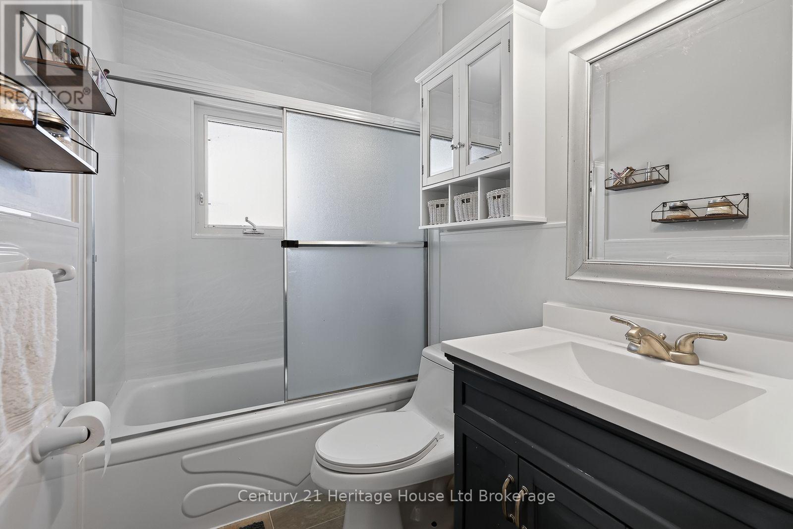 138 LYNDALE CRESCENT - Image 22
