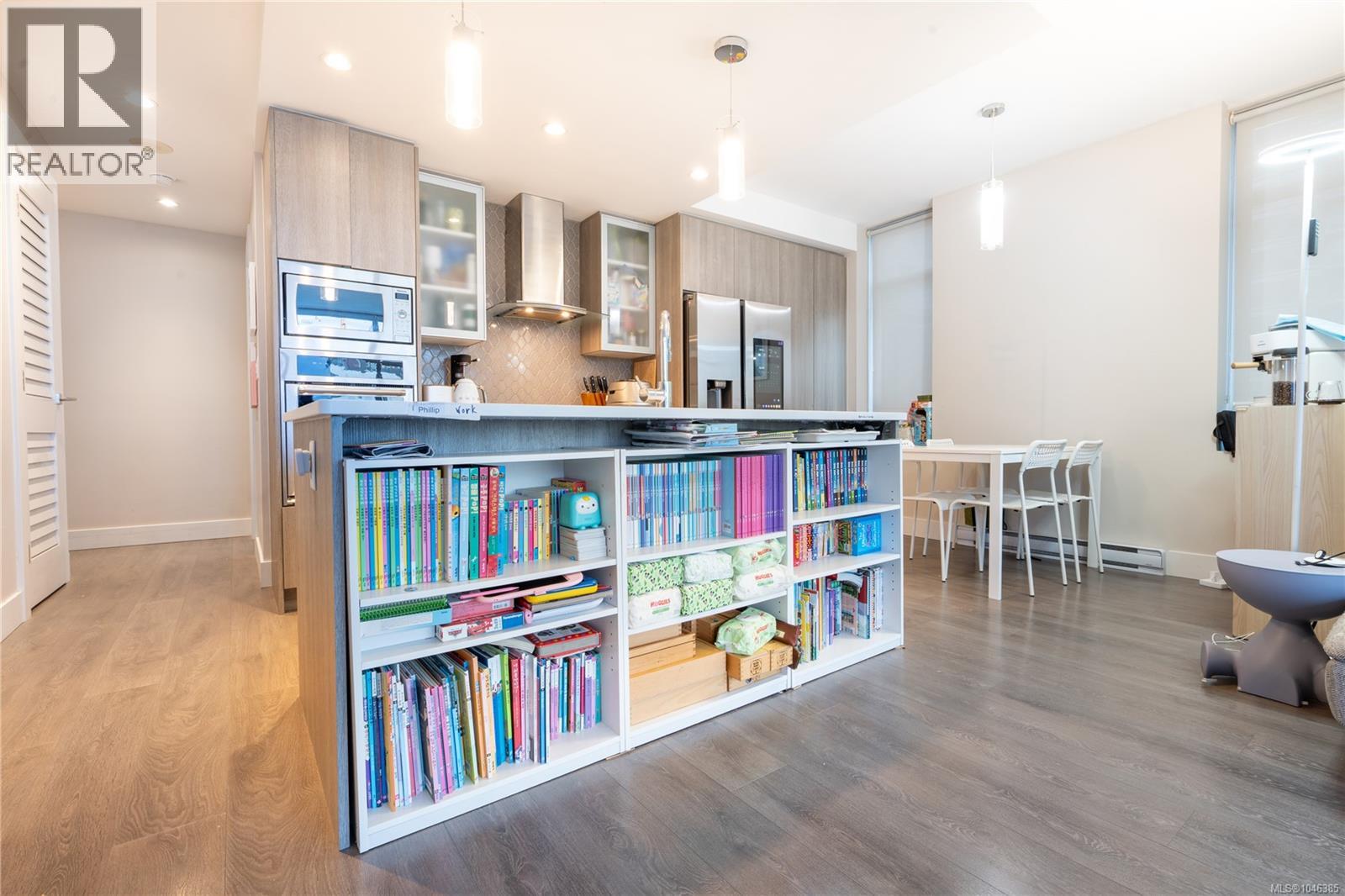 #806 960 Yates St - 18