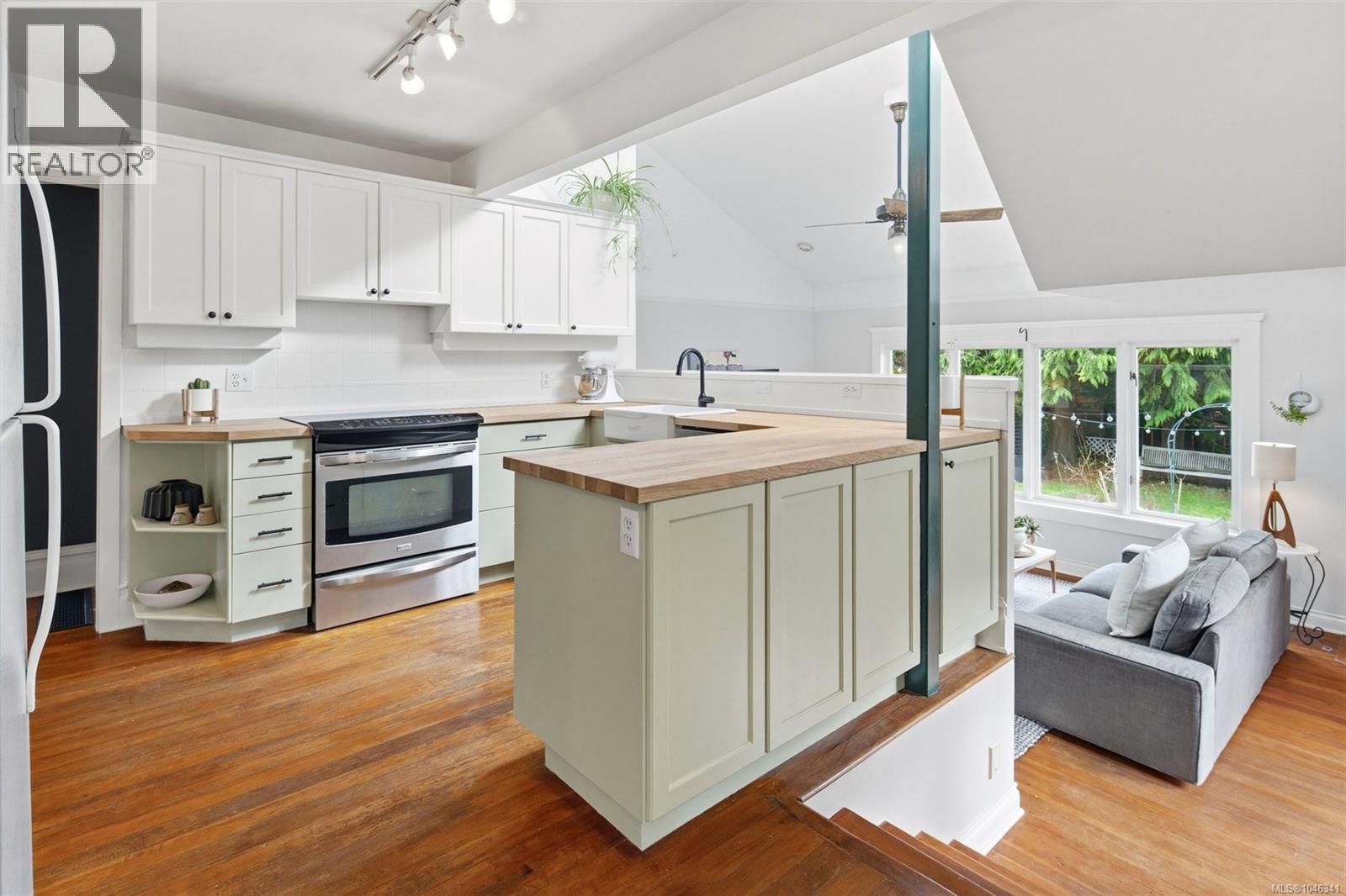  2353 Windsor Road, Oak Bay