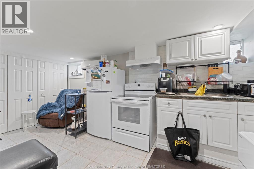 1564 LANGLOIS AVENUE - 34