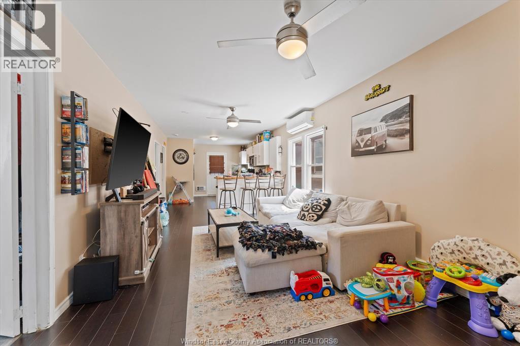 1564 LANGLOIS AVENUE - 4