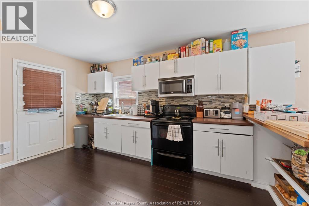 1564 LANGLOIS AVENUE - 8