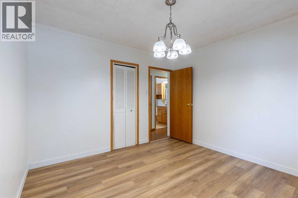 1005 17 Street N - Image 17