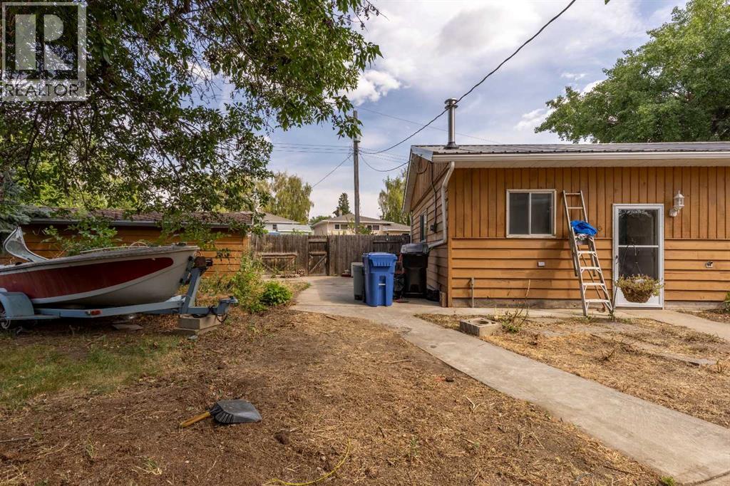 1005 17 Street N - Image 35