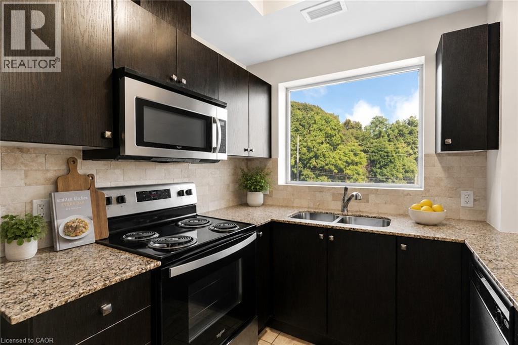 #202 170 WATER Street N - 11
